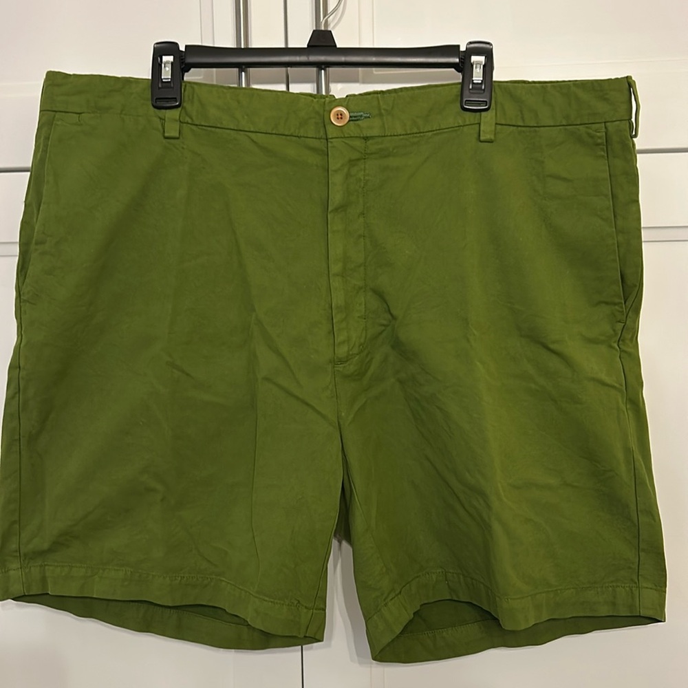 O.O.O.O. ORVIS FLAT FRONT MENS SHORTS SIZE 42 OLIVE GREEN